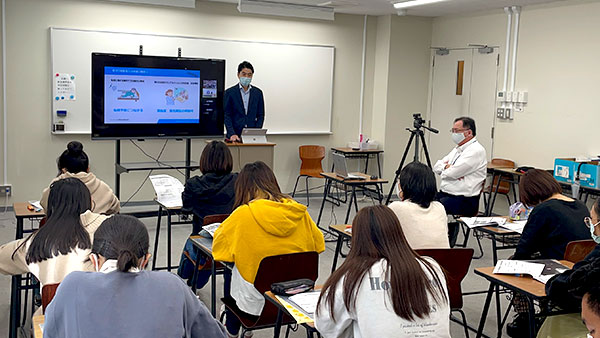 京都YMCA国際福祉専門学校様での「見守り支援機器」講演の様子3